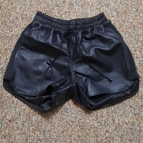 Black leather shorts brand new custom made satin lined.size med to large - Picture 3 of 3
